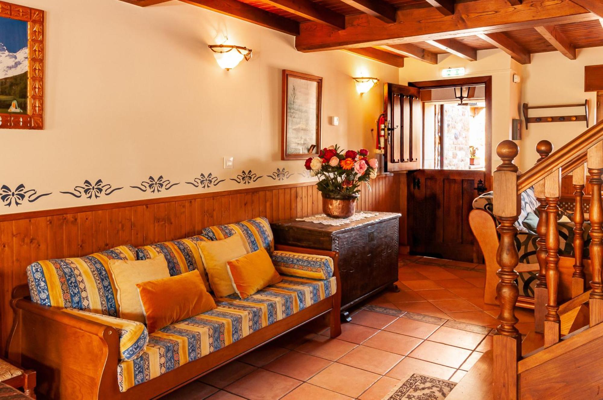Casa Rural La Regoria Carrena de Cabrales Eksteriør bilde